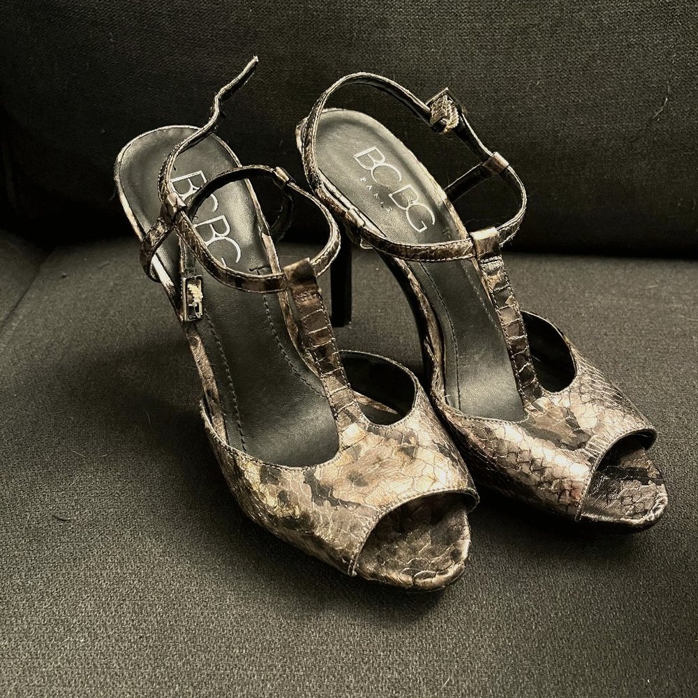 BCBG Metallic Snake Skin Heels; Women's 7.5
